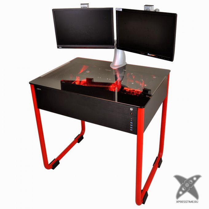 Компьютерный стол с системным блоком