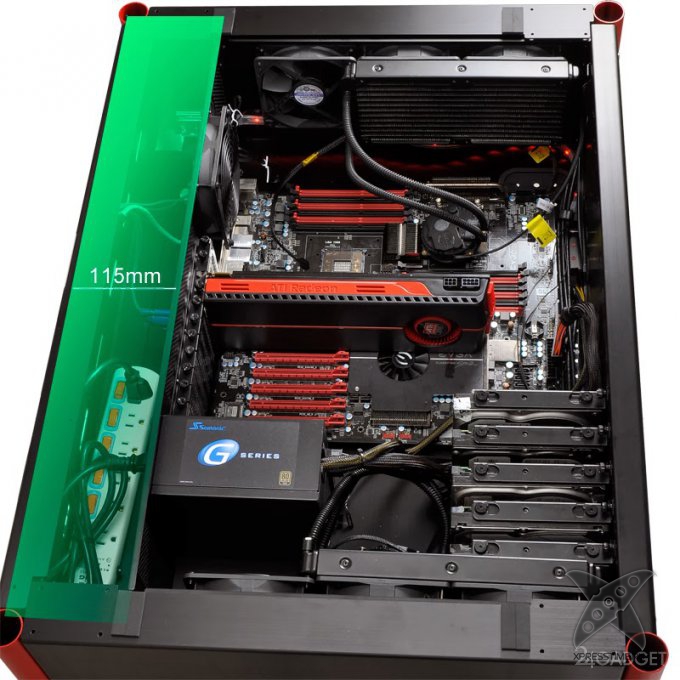 Компьютерный стол с системным блоком