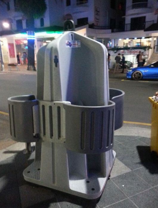 Уличный писсуар-1