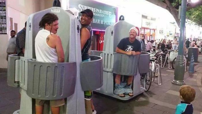 Уличный писсуар-2