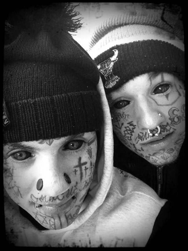 Татуированные глазные яблоки-14