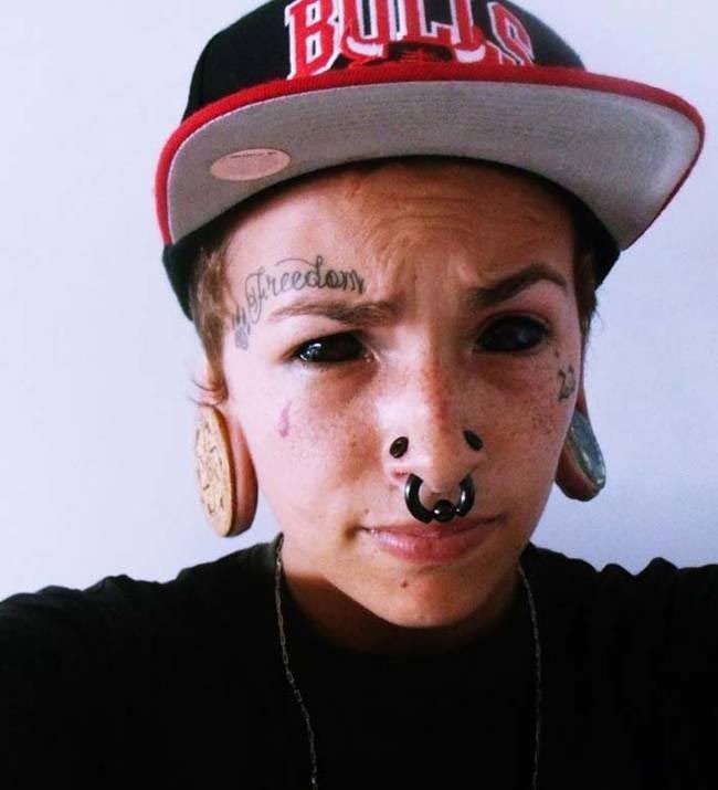 Татуированные глазные яблоки-6