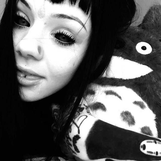 Татуированные глазные яблоки-9