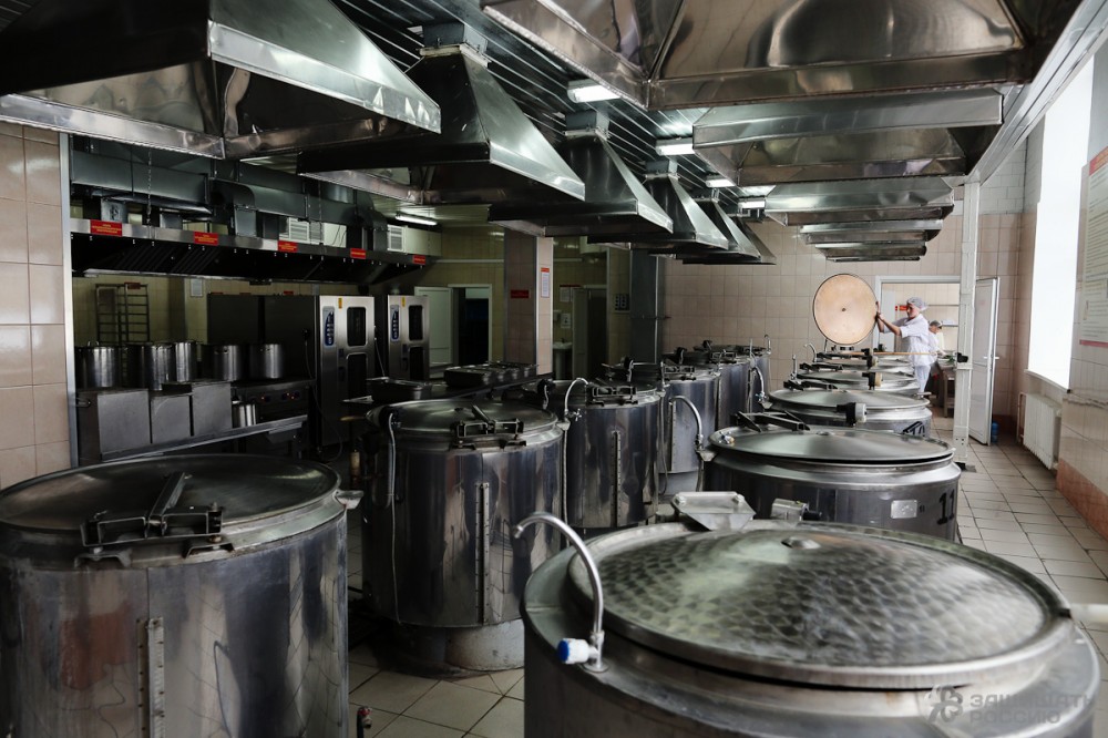 Шведский стол в армии-11