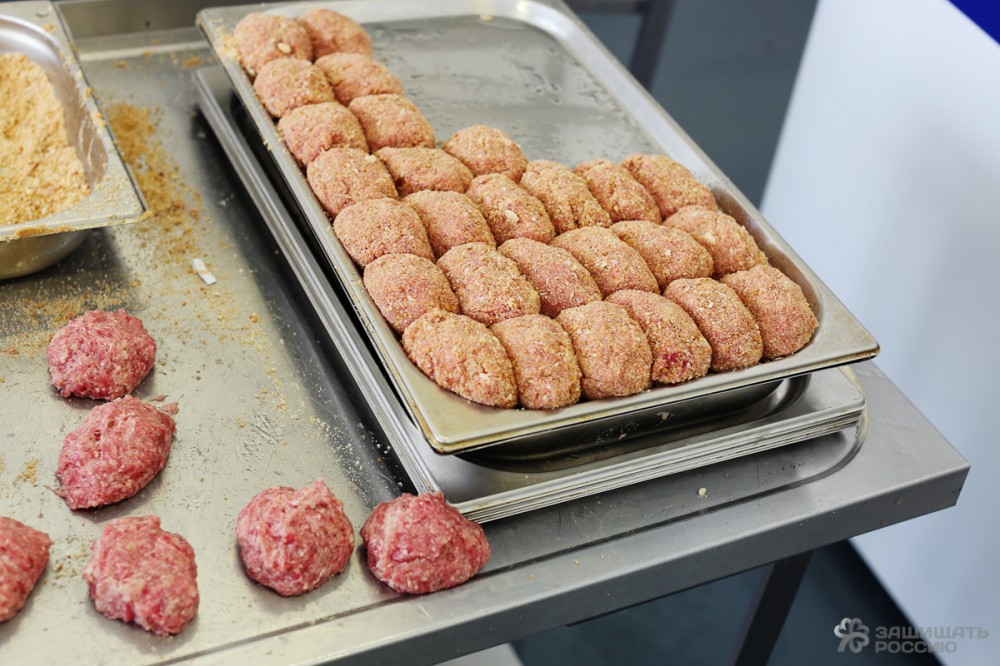 Шведский стол в армии-2