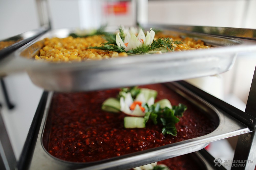 Шведский стол в армии-4