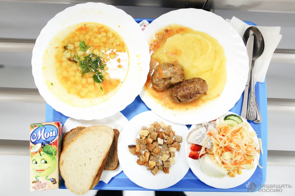 Шведский стол в армии-6