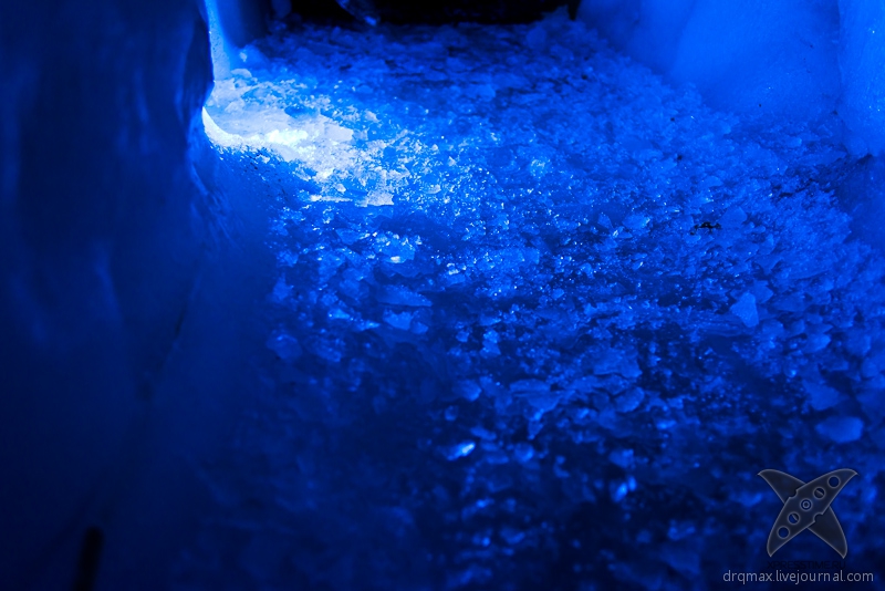 В глубинах ледника