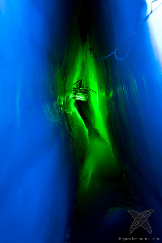 В глубинах ледника