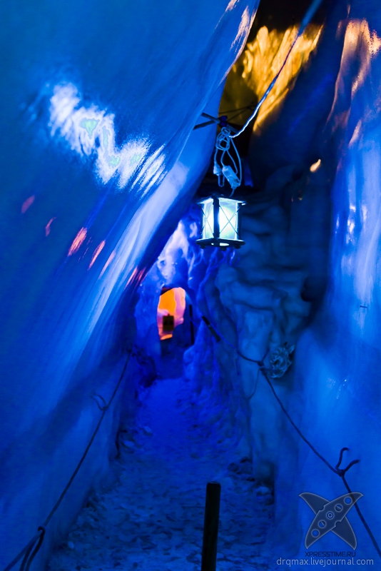 В глубинах ледника