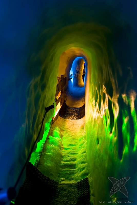 В глубинах ледника