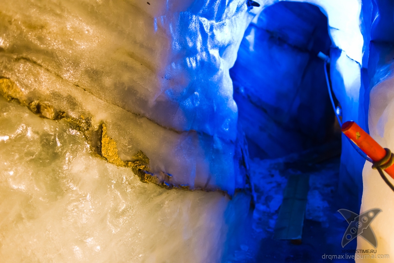 В глубинах ледника