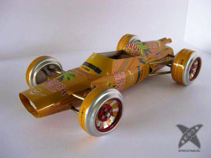 Автомобили из жестяных банок