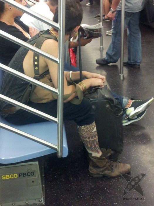 Модники в метро