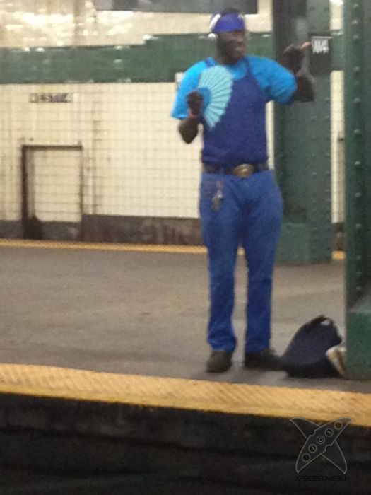 Модники в метро