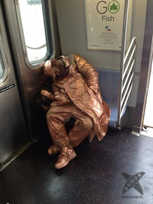 Модники в метро