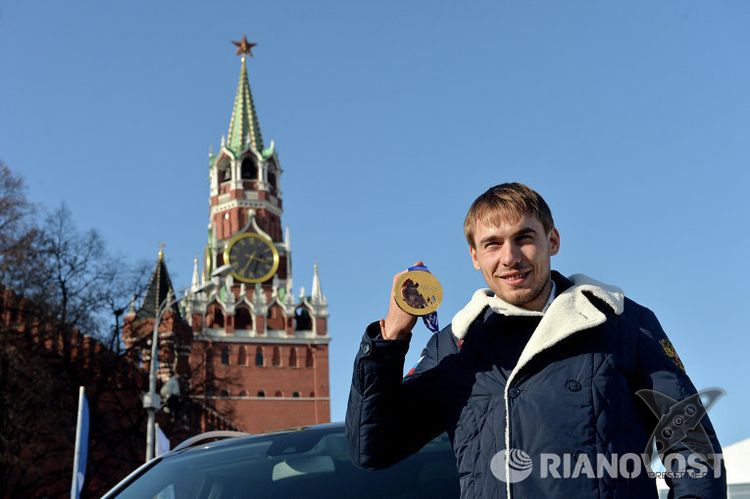 Олимпийские чемпионы получили мерседесы