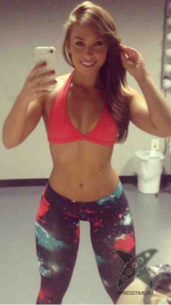 Девушки в обтягивающих штанах