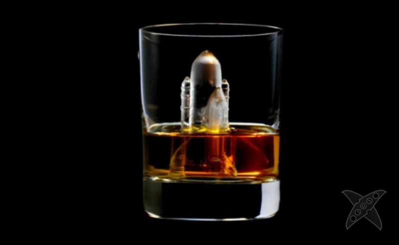 Произведения искусства из кубиков льда