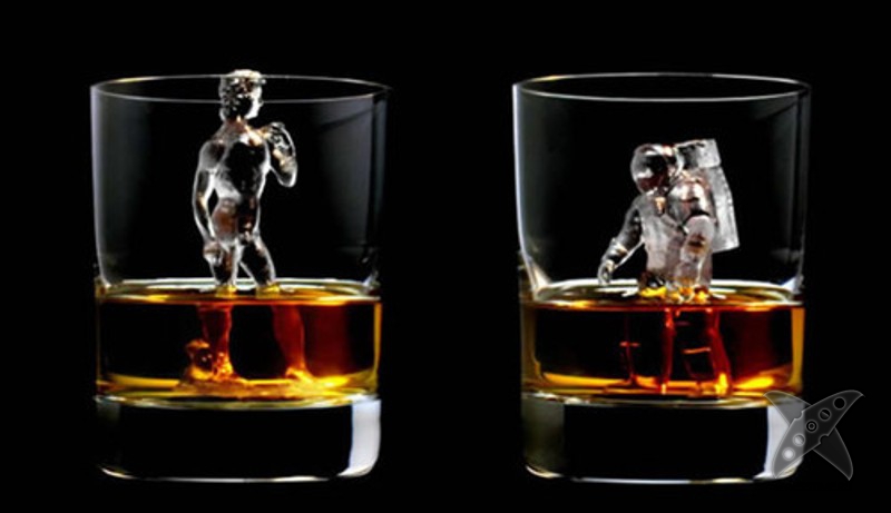 Произведения искусства из кубиков льда