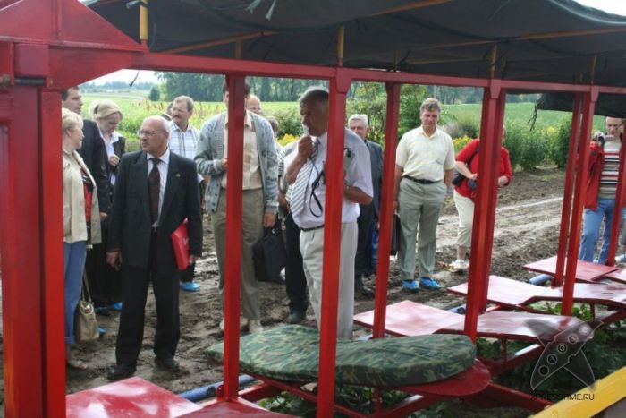 Комбайн для сбора огурцов