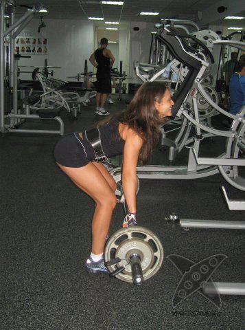 Если повнимательнее заглянуть в зал