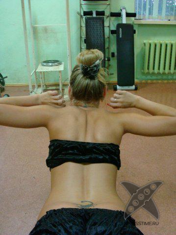 Если повнимательнее заглянуть в зал