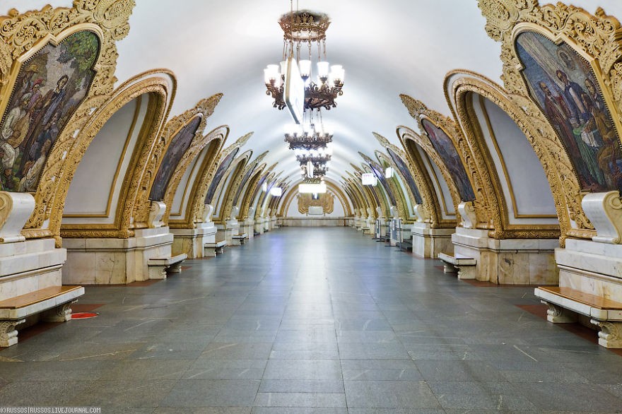 Самые красивые в мире станции метро-4