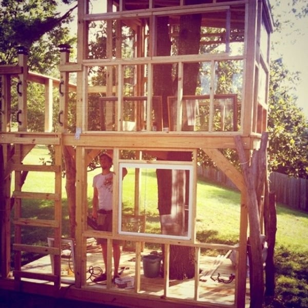 Домик вокруг дерева-12