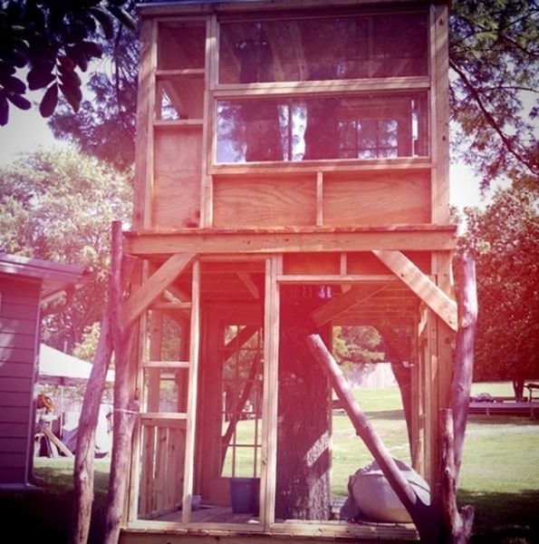 Домик вокруг дерева-17