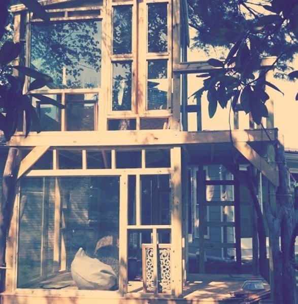 Домик вокруг дерева-18