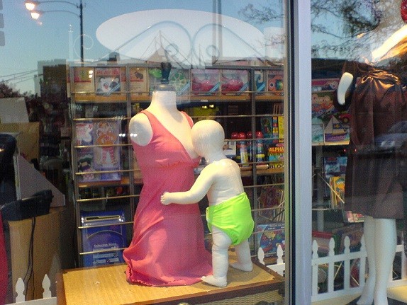 Когда продавцу одежды становится скучно-16