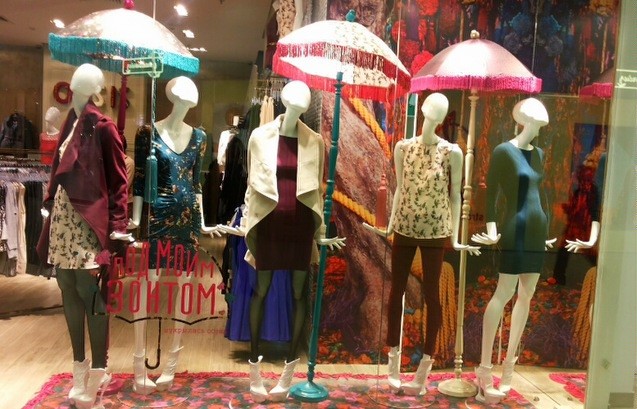 Когда продавцу одежды становится скучно-4