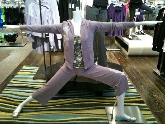 Когда продавцу одежды становится скучно-8