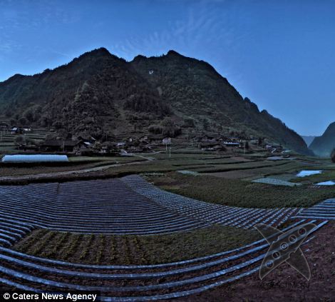 Огромная пещера в Китае