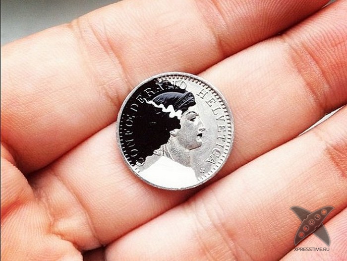 Рисунки различных персонажей на монетах