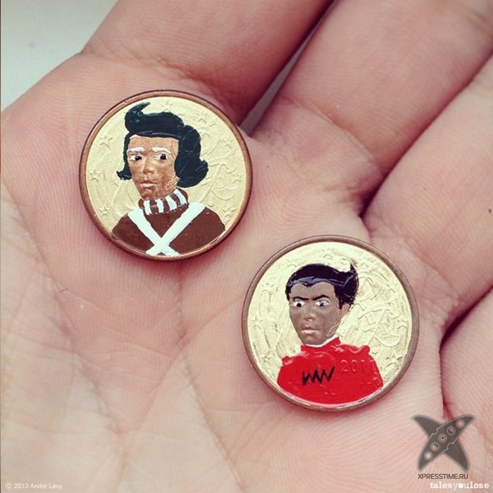 Рисунки различных персонажей на монетах