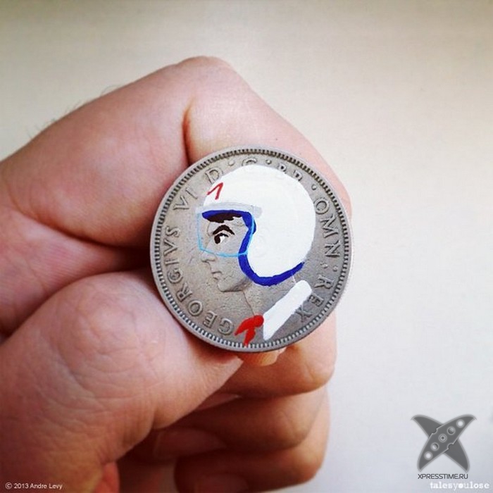 Рисунки различных персонажей на монетах