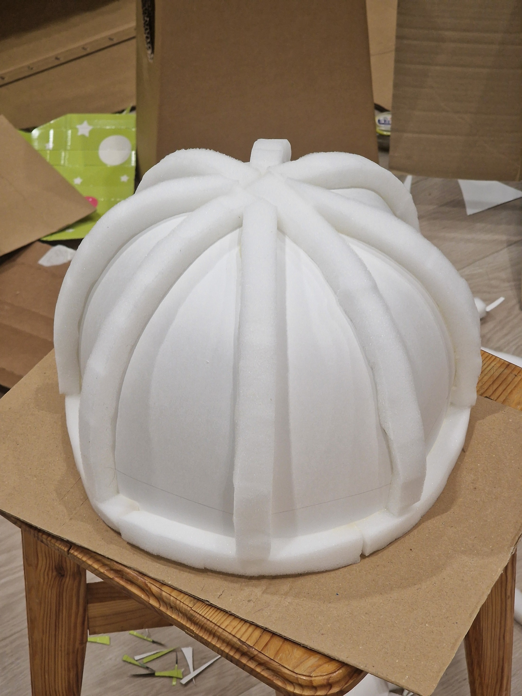 Из поролона детали для объема