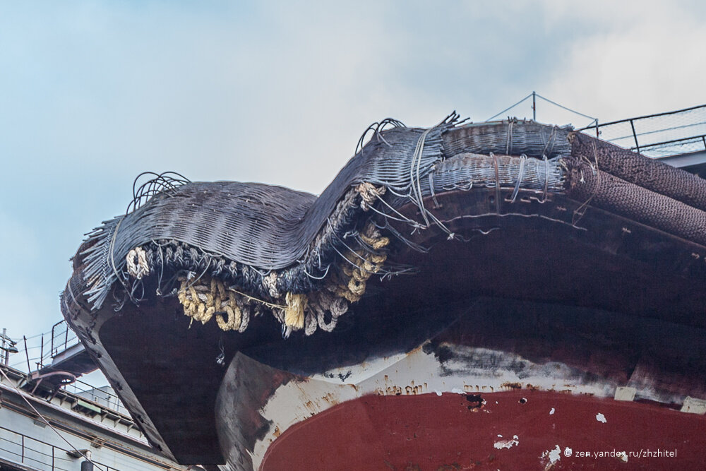 Многослойная защита кормы ледокола