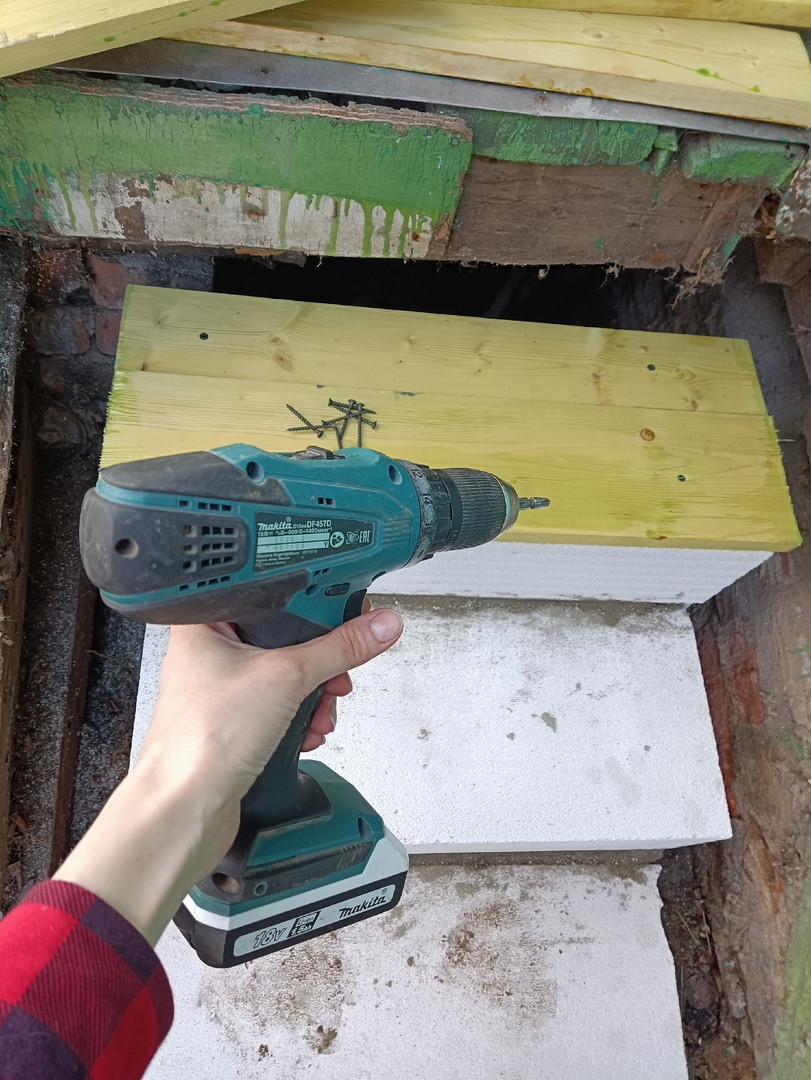 Спасибо соседу за одолженный шуруповёрт