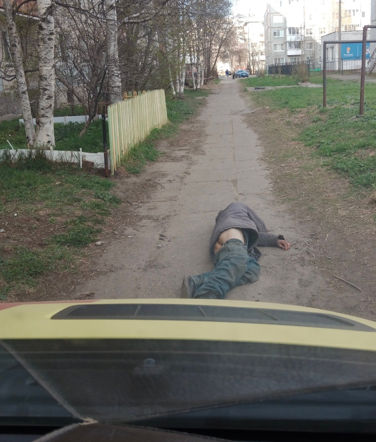 Вообще во всех скоропомощных чатах полно всяких подобных фото (это есть так или иначе у всех коллективов смп, а особенно у реанимационных бригад. Такова работа)