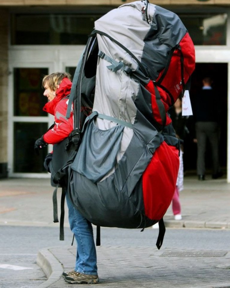 Рюкзак размером с багажник машины подразумевает грузоподъемность машины