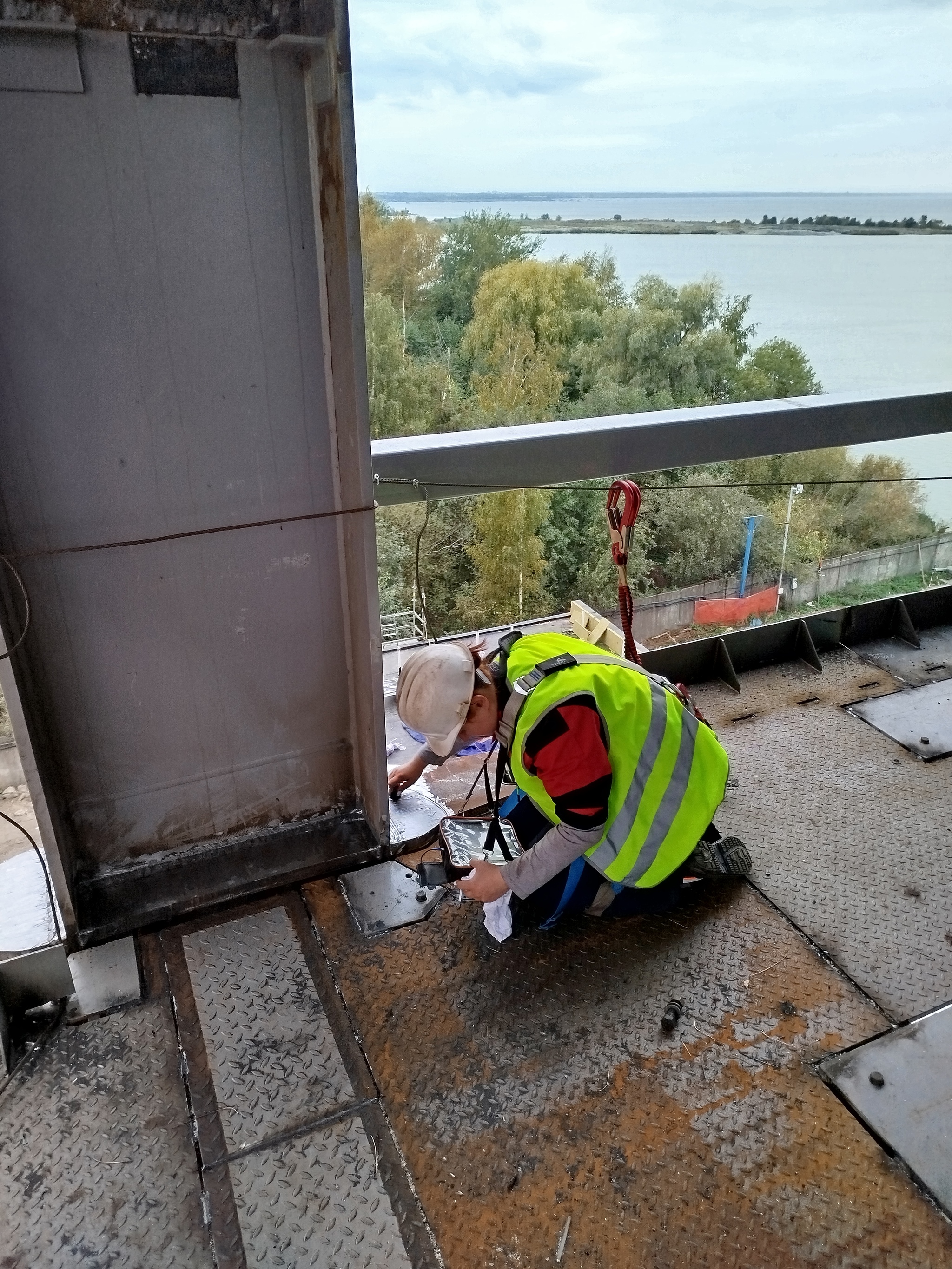 Летом приятнее работать оказалось.