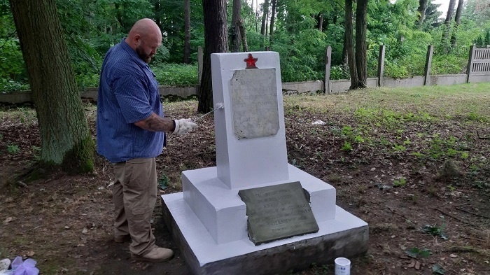 Он просто делает это!