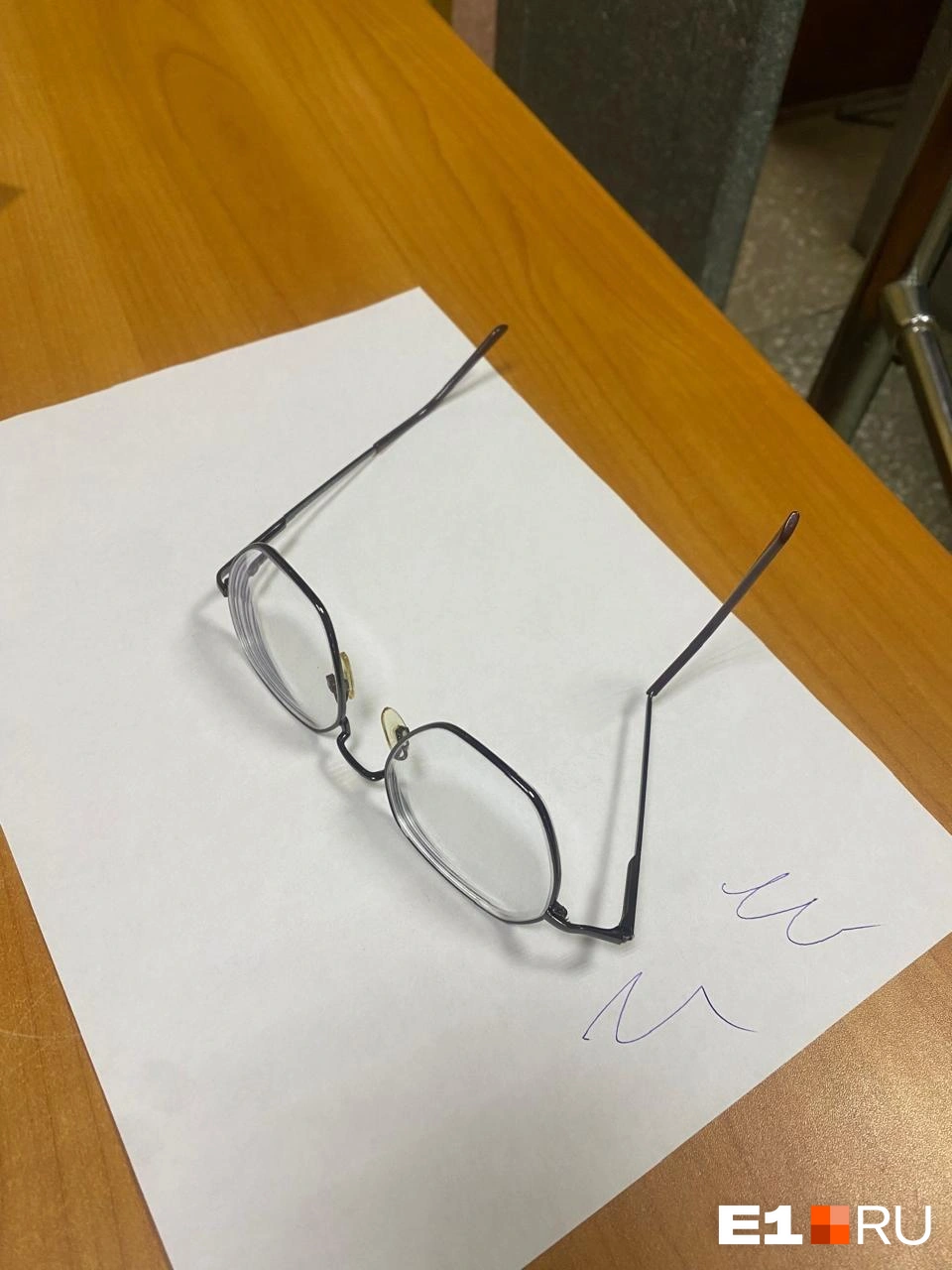 Нападавшая сломала очки Натальи Источник: читатель E1.RU