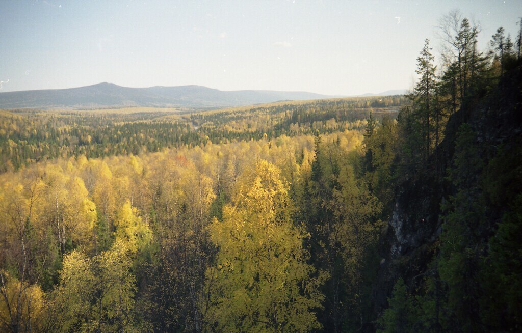 хребет Кваркуш на горизонте.