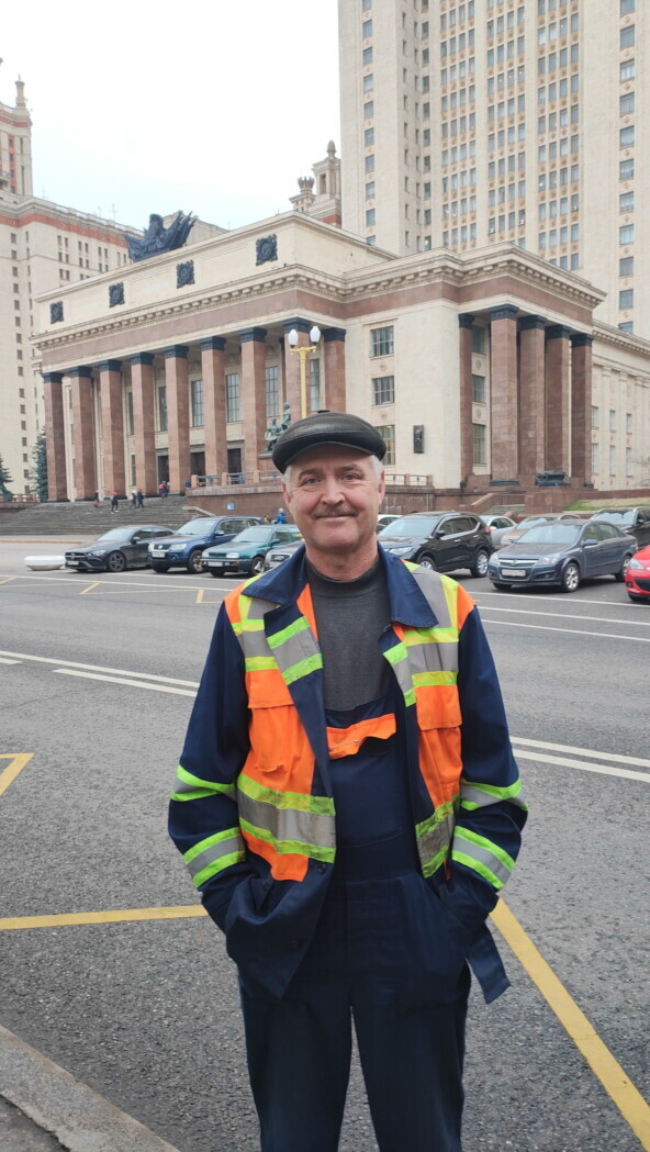 Отец на работе