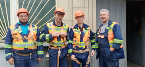 Отец с мужиками на работе