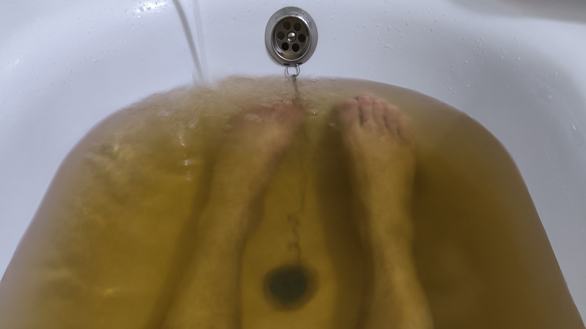 А такого цвета вода течёт у людей из кранов. И это не подкрашенная водичка, как кто-то писал ранее.